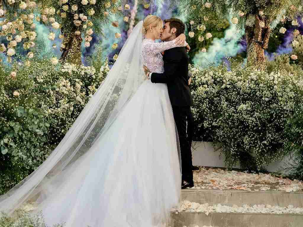 Casamento de Chiara e Fedez. Clique na imagem e confira mais peças da marca de Chiara! (Foto: Reprodução/Instagram @chiaraferragni).
