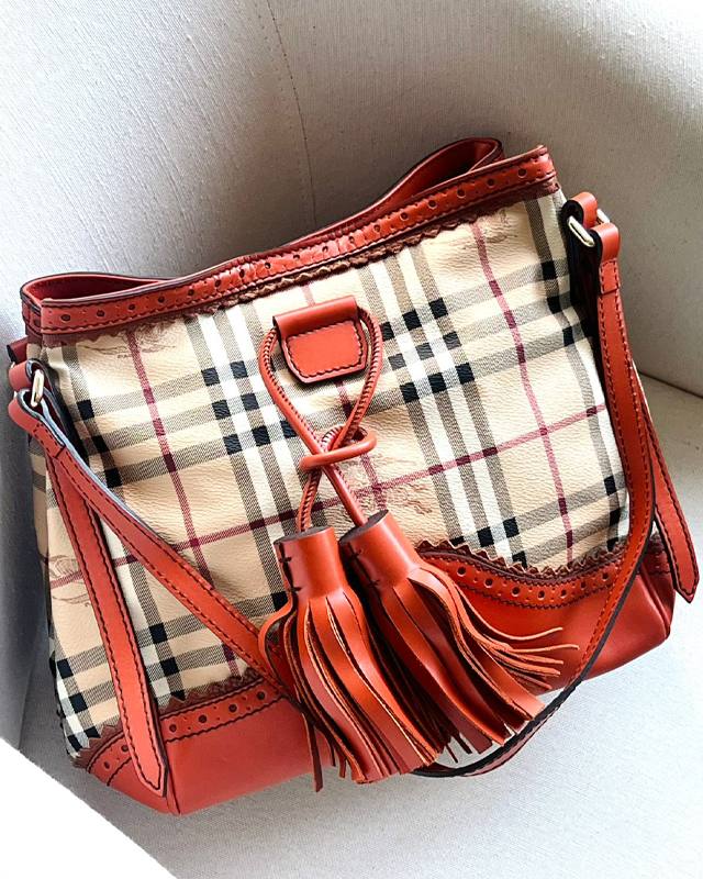 Bolsa Burberry. Clique na imagem e confira mais modelos da marca!