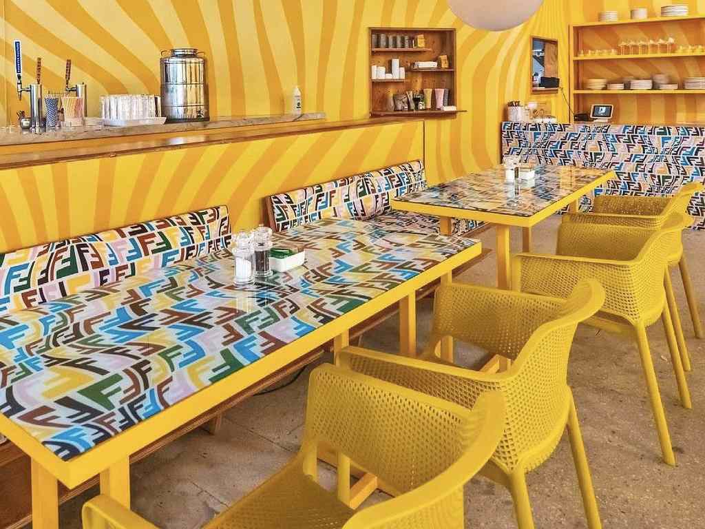 Decoração do Fendi Caffè. (Foto: Reprodução/Instagram @shopbonguise).