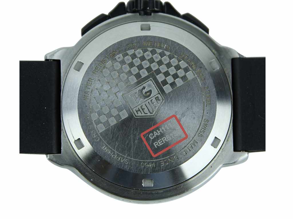 Modelos de relógio Tag Heuer têm seu número de série individual na parte traseira do modelo. Clique na imagem e confira mais modelos!