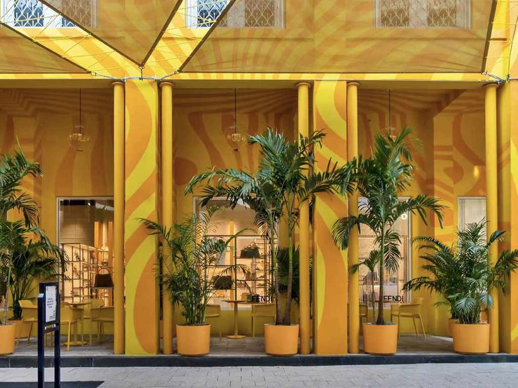 Fachada do Fendi Caffè em Miami. (Foto: Reprodução/Instagram @otlmia)