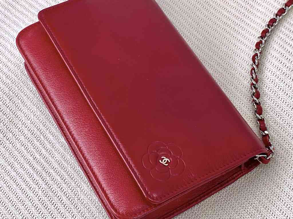 Bolsa Chanel. Clique na imagem e confira peças similares!
