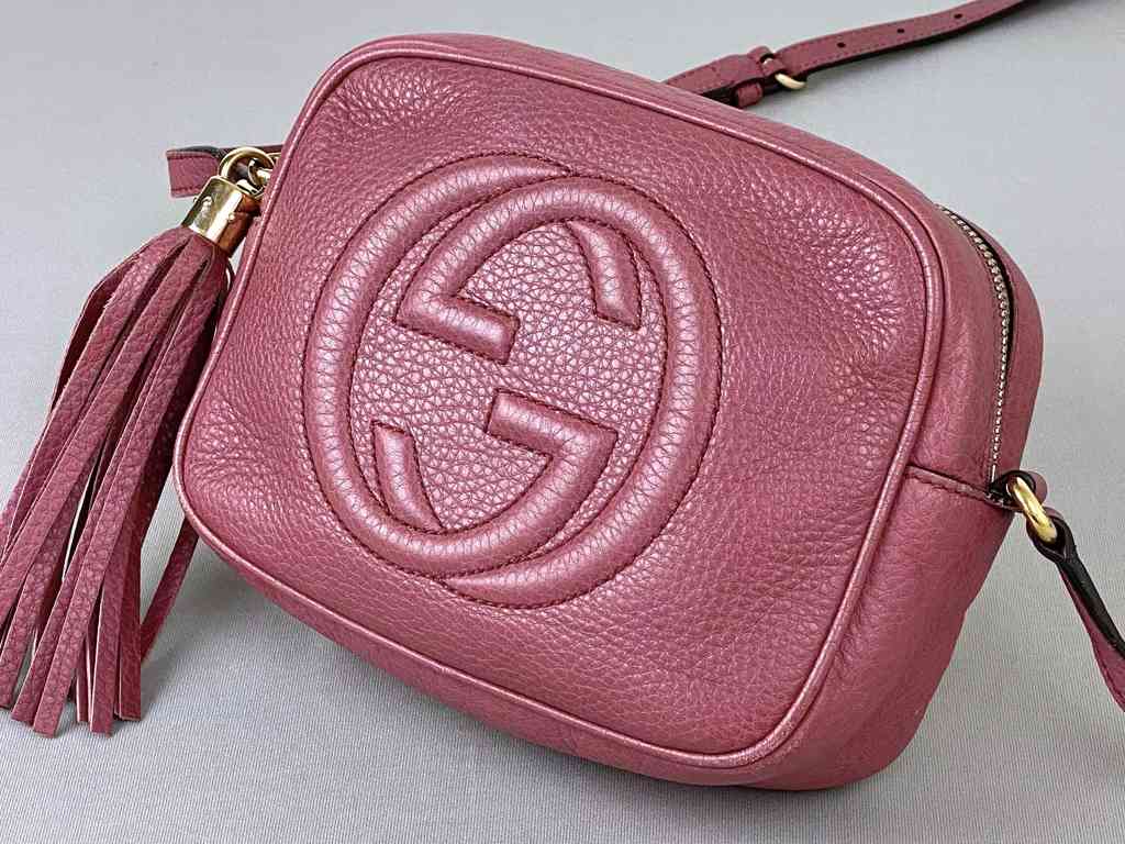 Bolsa Gucci Soho. Clique na imagem e confira peças similares!