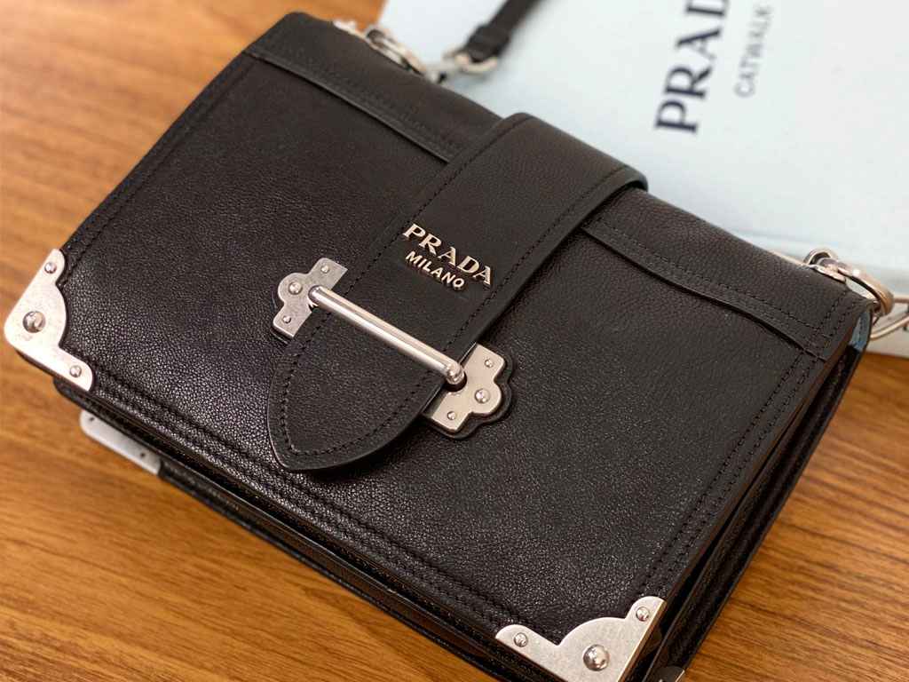 5 Modelos de Bolsas Atemporais da Prada
