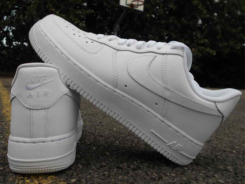 Tênis Nike Air Force One. Clique na imagem e confira mais modelos!