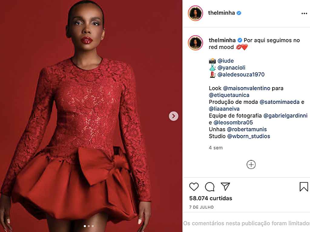 Thelma Assis usa vestido Valentino do Etiqueta Única em ensaio.