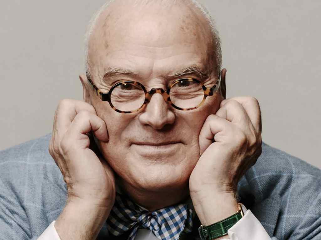 Designer Manolo Blahnik. Clique na imagem e confira mais modelos da marca! (Foto: Reprodução/net-a-porter.com).