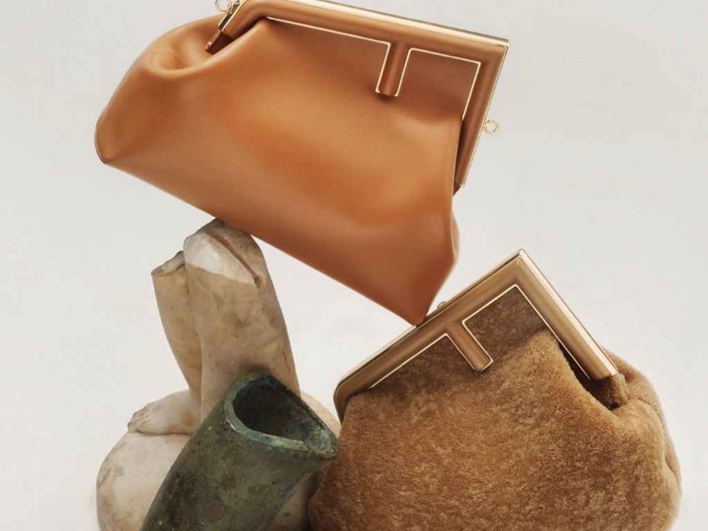 Bolsas Fendi First. Clique na imagem e confira mais modelos Fendi! (Foto: Reprodução/Instagram @lofficielitalia).