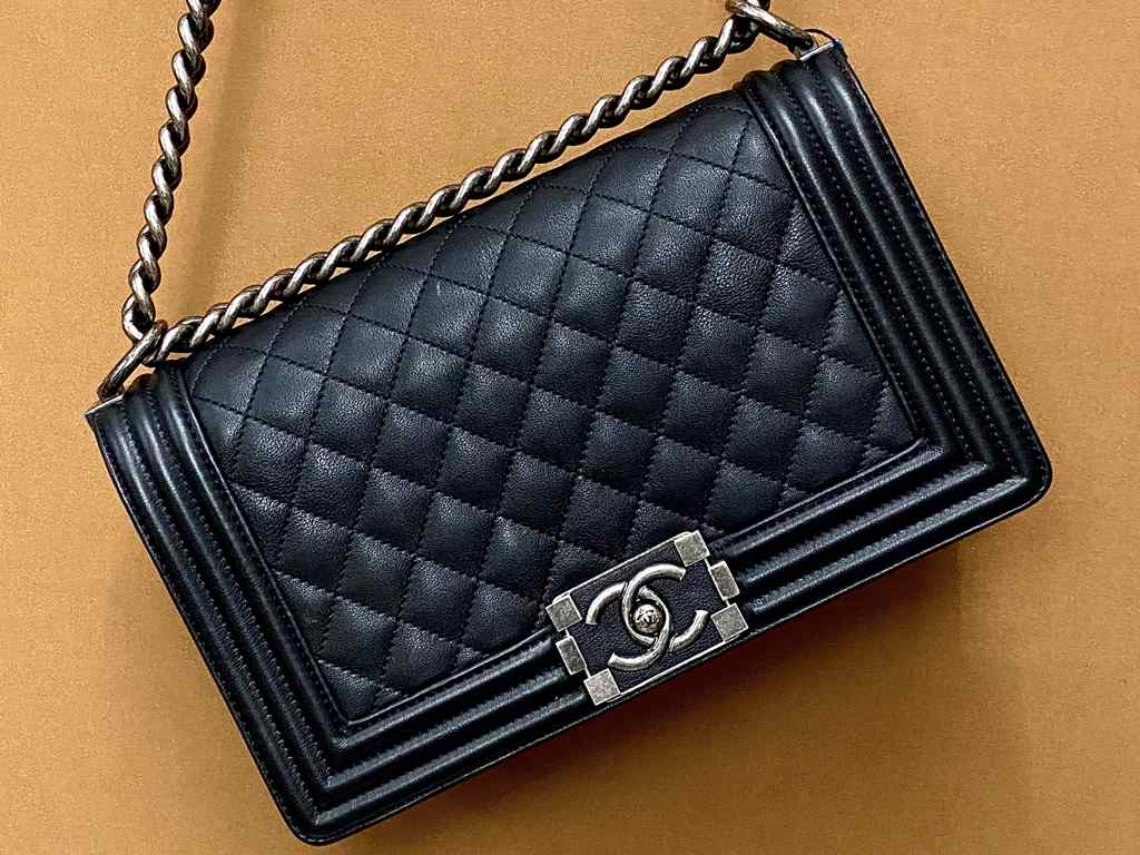 Bolsa Chanel Boy. Clique na imagem e confira mais modelos da marca!