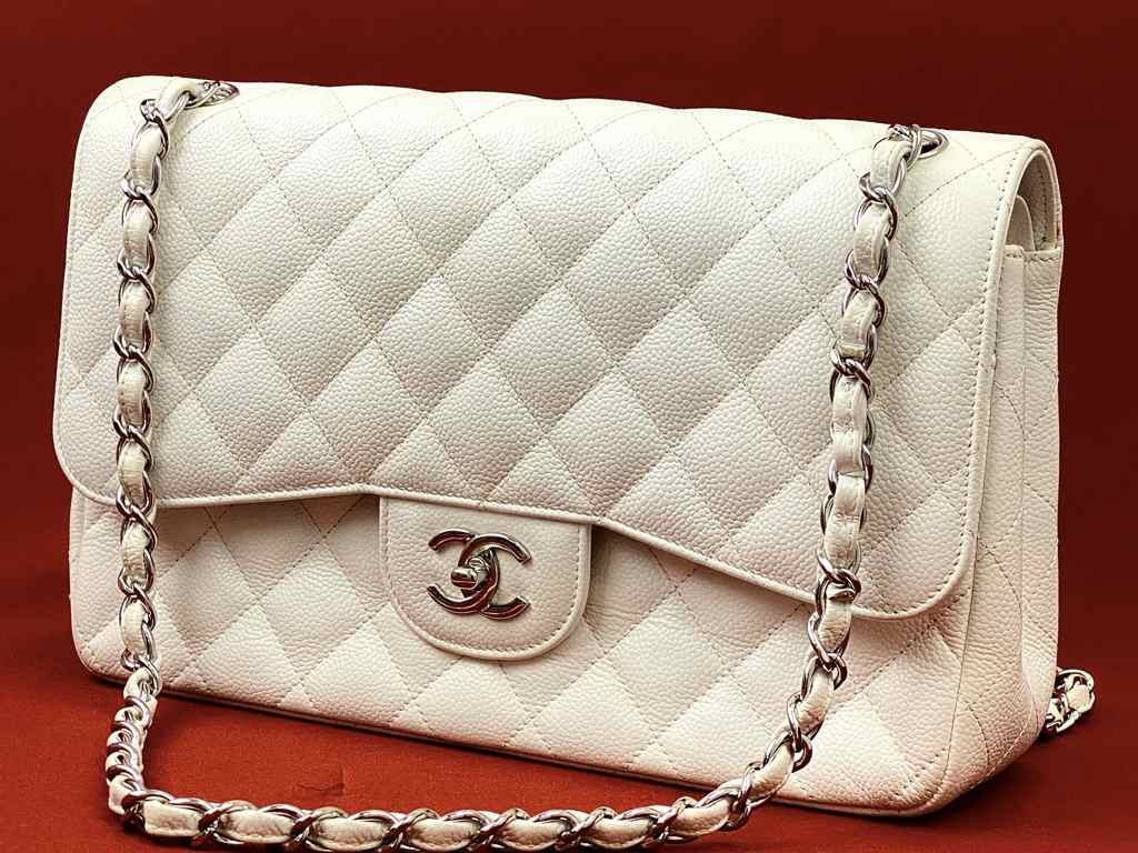 Bolsa Chanel Double Flap. Clique na imagem e confira mais modelos da marca!