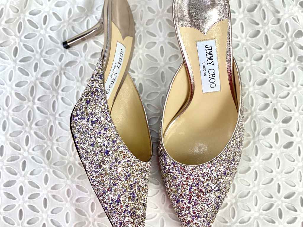 Sapato Jimmy Choo. Clique na imagem e confira mais opções de presente!