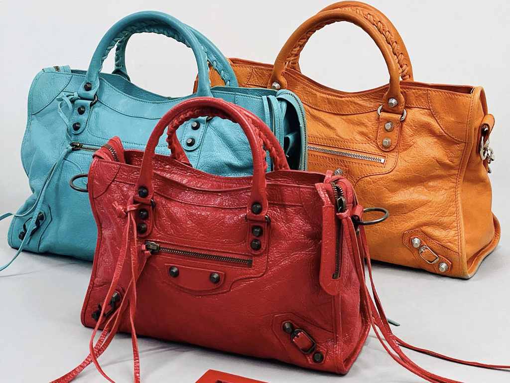 Bolsa Motorcycle Balenciaga. Clique na imagem e confira mais peças da marca!