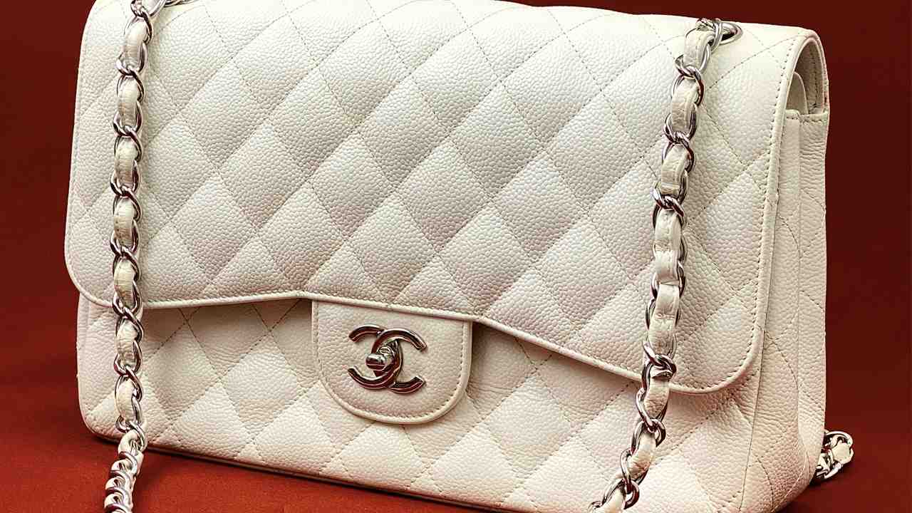 Bolsa Chanel Double Flap. Clique na imagem e confira mais modelos da marca!