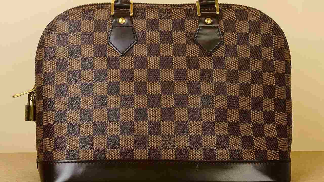 Bolsa Louis Vuitton Alma Clique na imagem e confira mais modelos da marca!