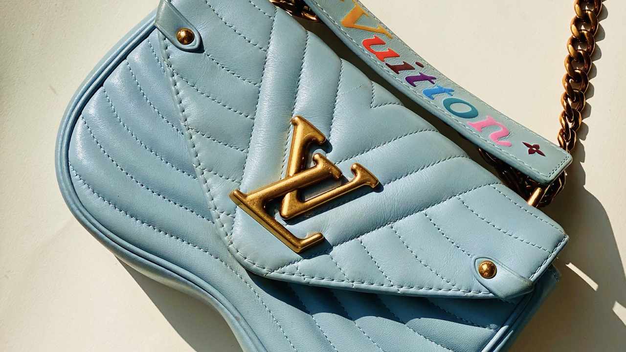Bolsa Louis Vuitton New Wave. Clique na imagem e confira mais modelos da marca!