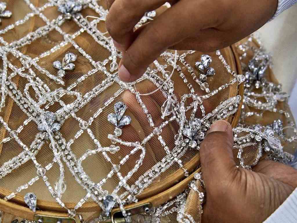 Os bordados são marca registrada das peças de Patricia Bonaldi. Clique na imagem e confira mais criações da estilista! (Foto: Reprodução/Instagram @patbo_brasil)