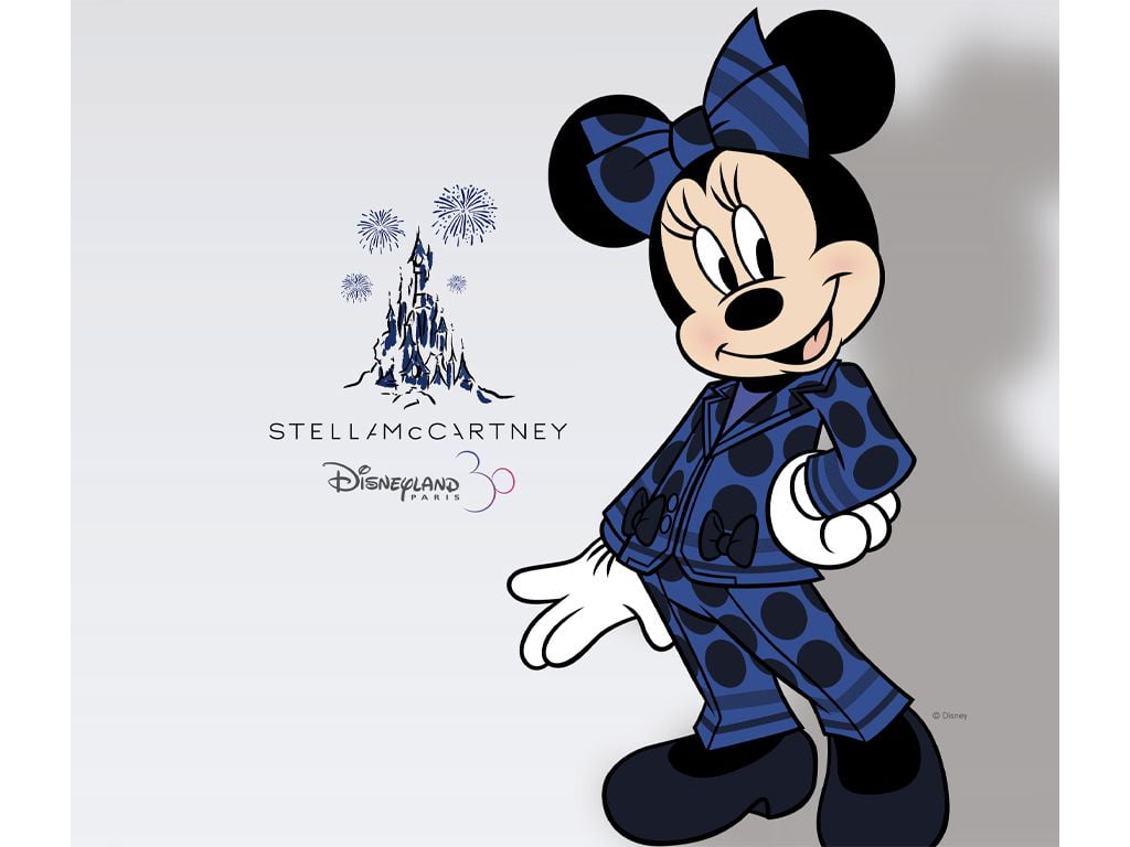 Minnie Mouse com o terninho desenhado por Stella McCartney. (Foto: Reprodução/Twitter @DisneyParis_EN)
