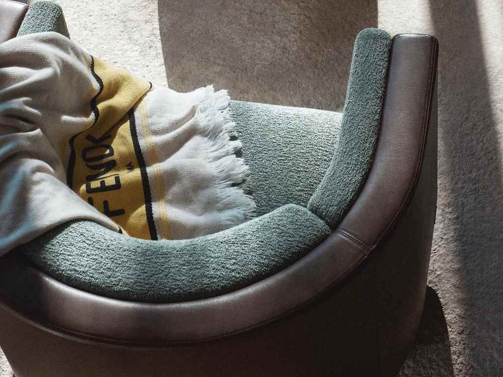 Linha Fendi Casa. Clique na imagem e confira mais peças! (Foto: Reprodução/Instagram @fendi)