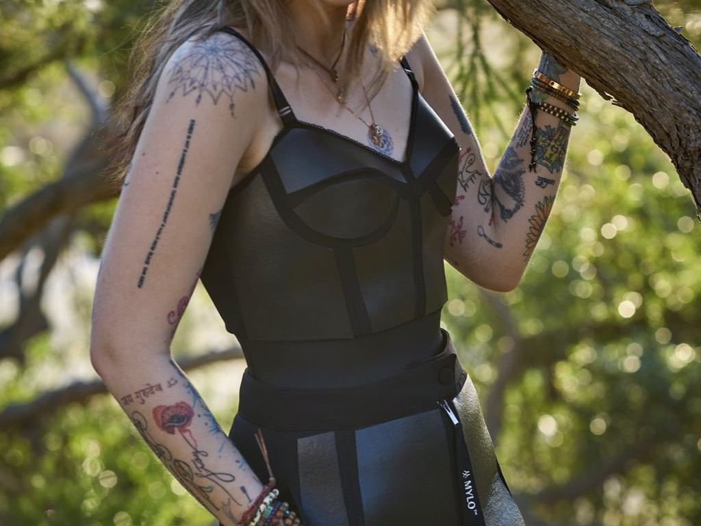 Peças de Stella McCartney confeccionadas com couro de cogumelo. Clique na imagem e confira mais peças da marca!