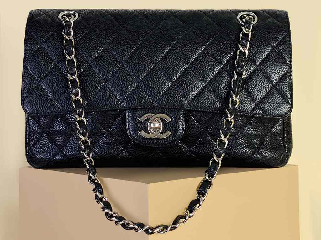 Bolsa Chanel Double Flap. Clique na imagem e confira mais opções de presente para sua namorada!