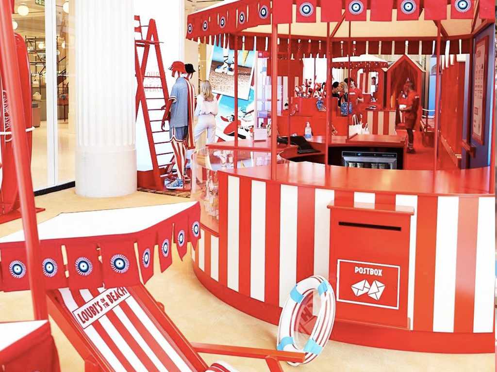 Detalhes da pop-up store de Christian Louboutin. Clique na imagem e confira criações da marca! (Foto: Reprodução/Instagram @louboutinworld)