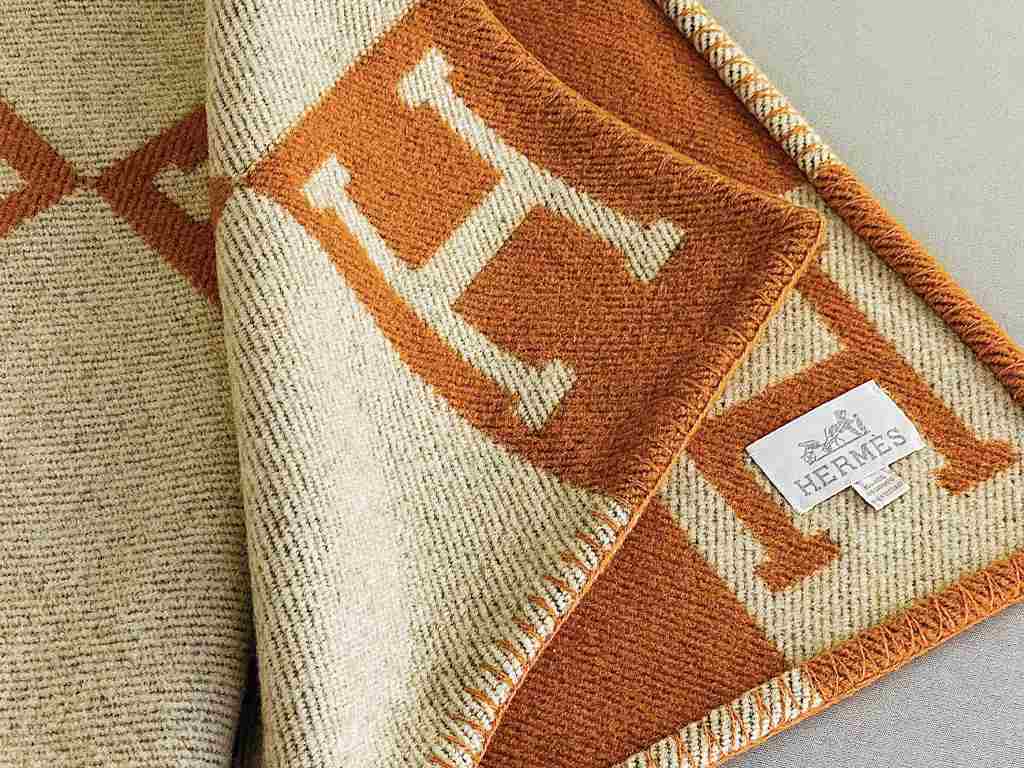 Clique na imagem e saiba como desapegar de suas peças home decor sem sair de casa!