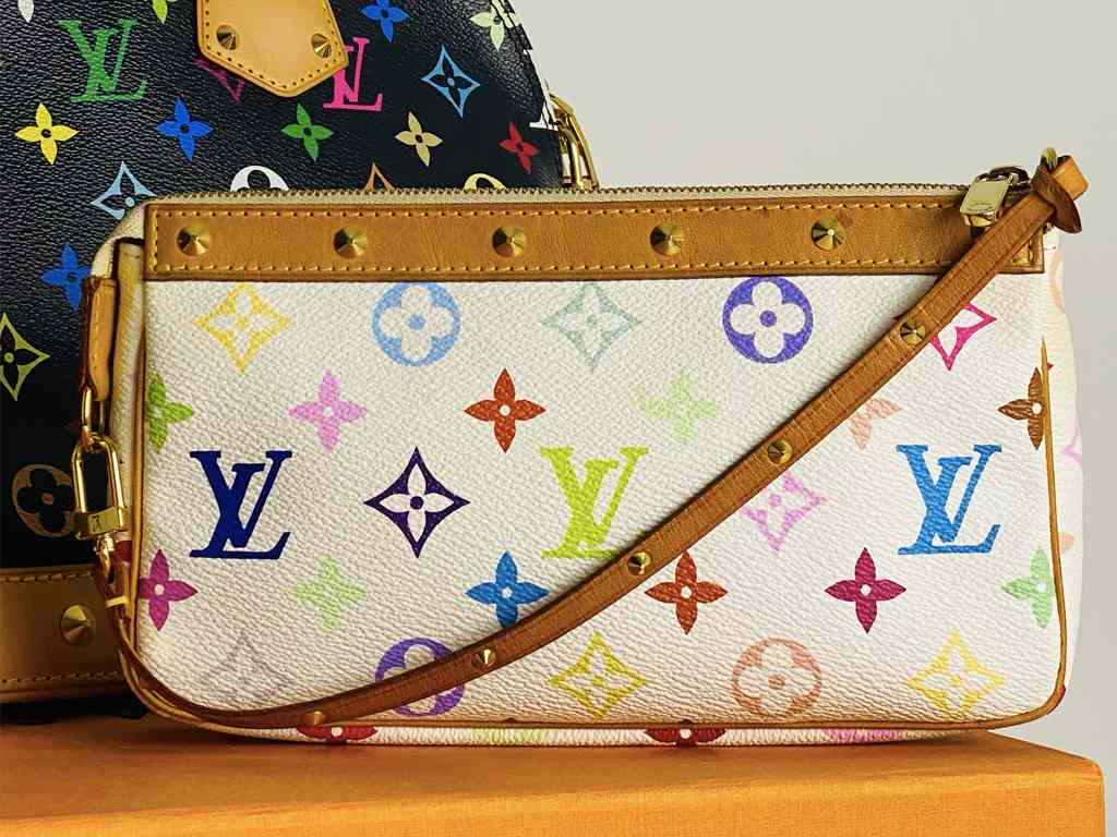 Em brechós de luxo você pode encontrar peças de coleções especiais e limitadas que não são mais confeccionadas!