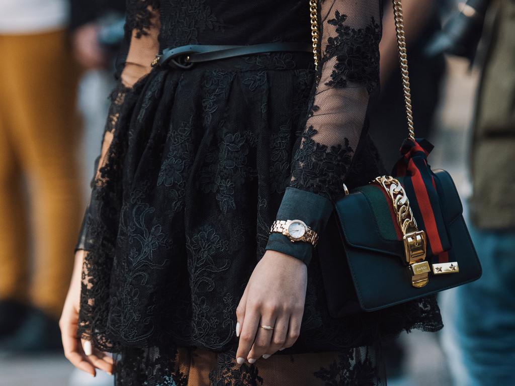 Clique na imagem e saiba como desapegar de seus vestidos de festa!
