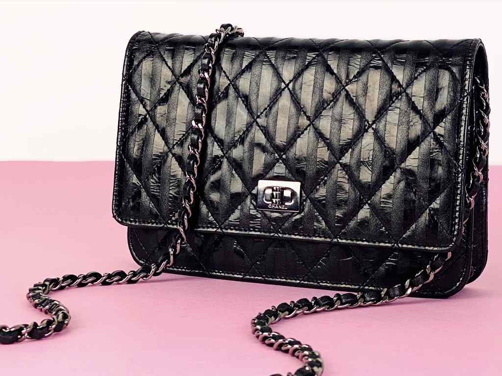 Bolsa Chanel WOC. Clique na imagem e confira criações da marca!
