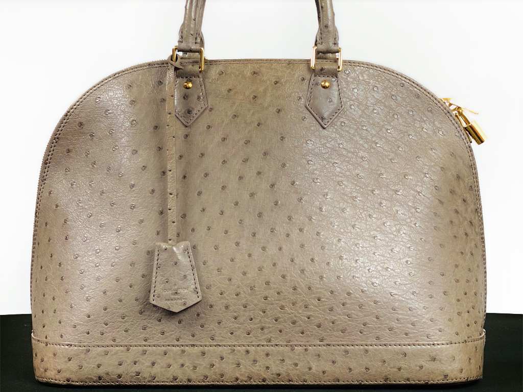 Bolsa Louis Vuitton Alma. Clique na imagem e confira mais modelos de bolsa da marca!