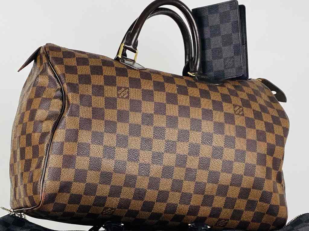Bolsa Louis Vuitton Speedy. Clique na imagem e confira mais modelos de bolsa da marca!