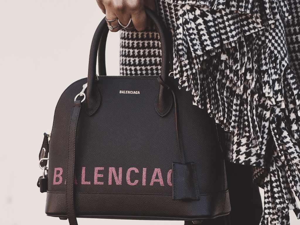 capa do post sobre balenciaga entrar no resale