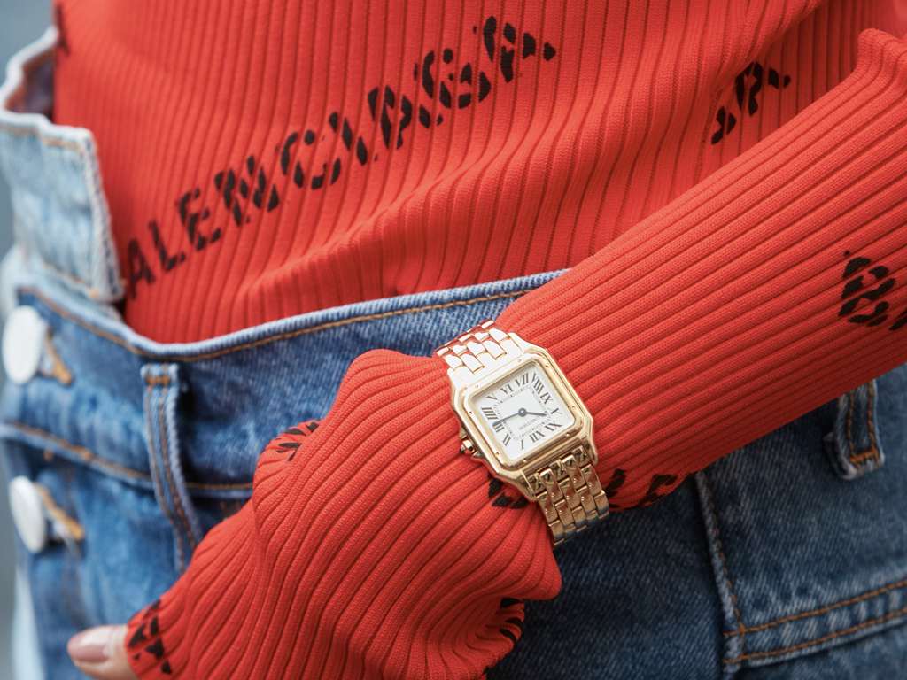 capa do post sobre nova bolsa em formato de luva da balenciaga