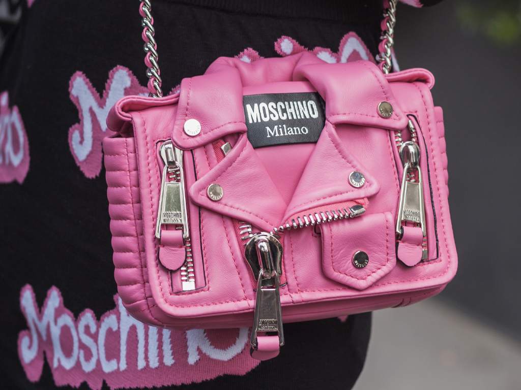 capa do post sobre a nova linha de jeans da moschino