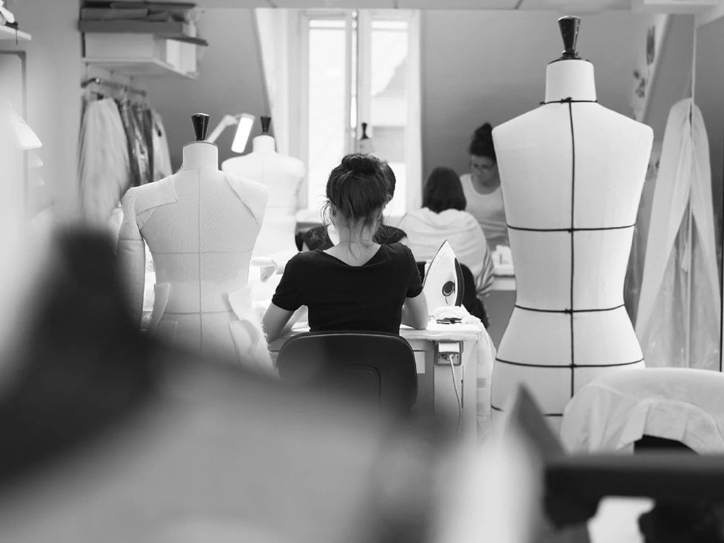 Atelier Chanel. Clique na imagem e confira criações da marca! (Foto: Reprodução/Chanel.com)