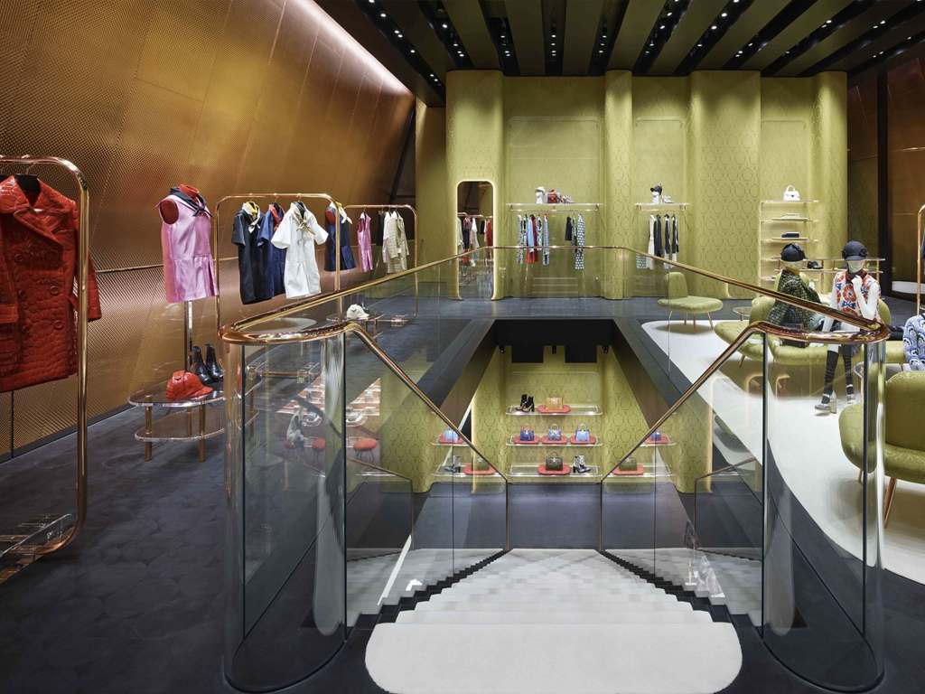 A primeira flagship da Miu Miu foi inaugurada em 2009 na China. Clique na imagem e confira criações da marca! (Foto: Reprodução/Adsttc.com)