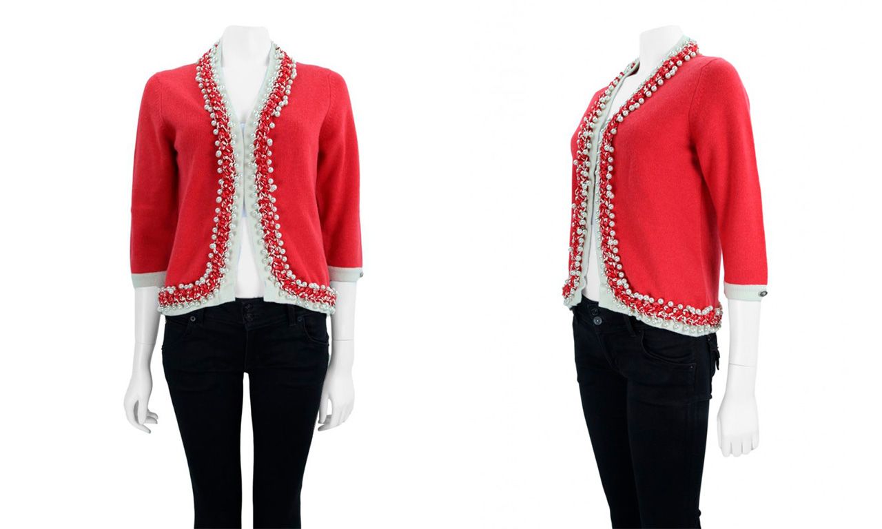 Montagem com duas imagens do 
Casaco Chanel Cashmere Bordado.
