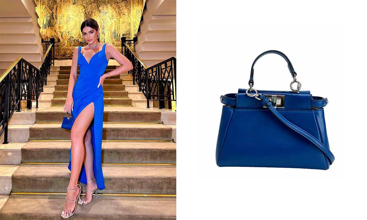 Montagem com duas imagens: a primeira da influenciadora de moda Thassia Naves usando bolsa azul em um look de festa e a segunda da Bolsa com Alça Fendi Micro Peekaboo Couro Azul.