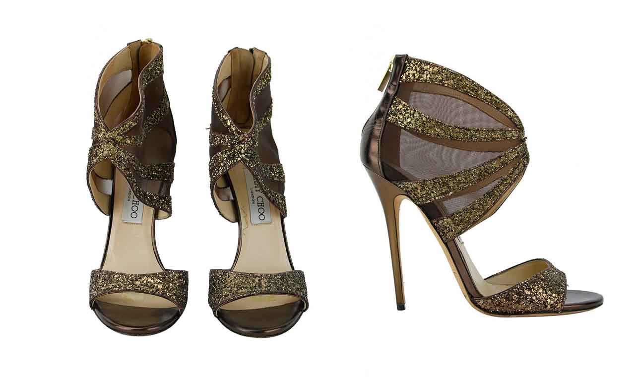 Montagem com duas fotos da Sandália Jimmy Choo Leila Dourada disponível no site Etiqueta Única.