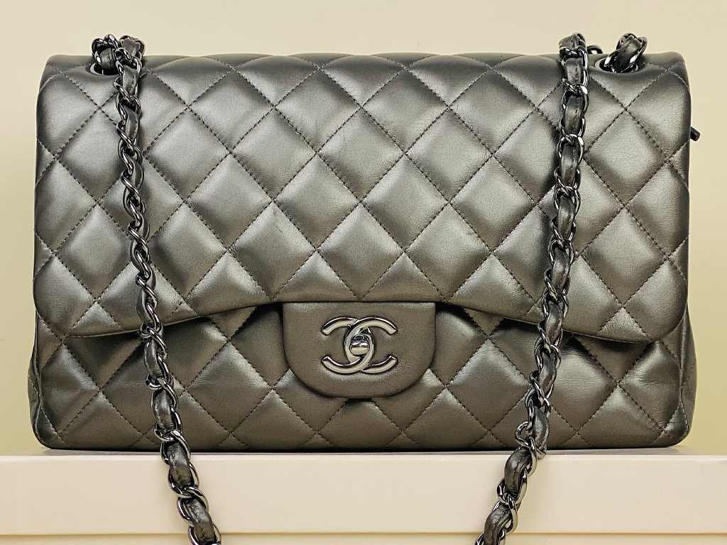 Bolsa Chanel Double Flap. Clique e descubra todas as opções disponíveis no nosso site. 