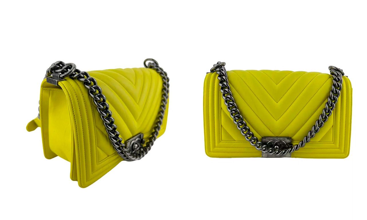 Montagem com duas fotos da Bolsa Chanel Boy em amarelo.