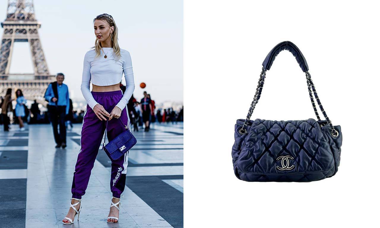 Montagem com duas imagens: a primeira de uma foto de street style e a segunda da Bolsa Chanel Accordion Flap Bubble Quilted Azul.