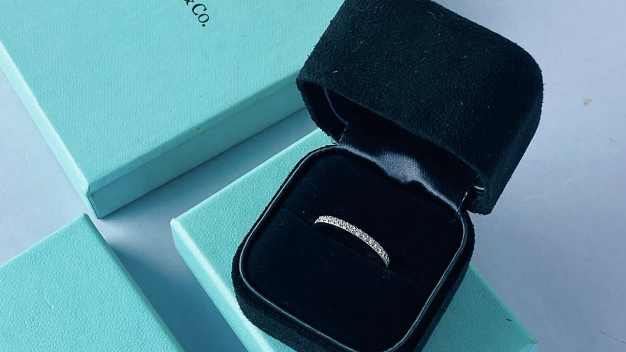 Anel Tiffany & Co. Clique na imagem e confira mais ideias de presente de natal para emocionar!