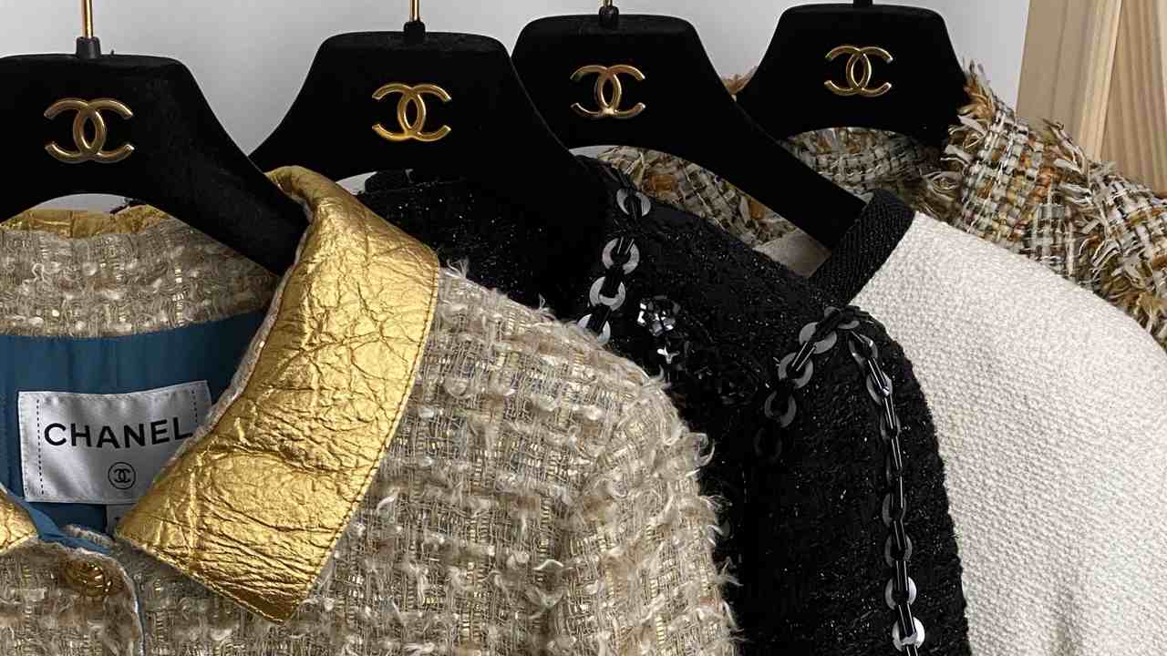 Blazers Tweed Chanel. Clique na imagem e confira mais ideias de presente de natal para emocionar!