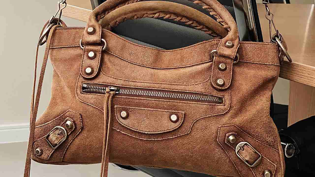 Bolsa Balenciaga Motorcycle. Clique na imagem e confira modelos das top marcas de bolsas!