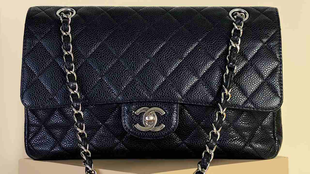 Bolsa Chanel Double Flap. Clique na imagem e confira mais ideias de presente de natal para emocionar!