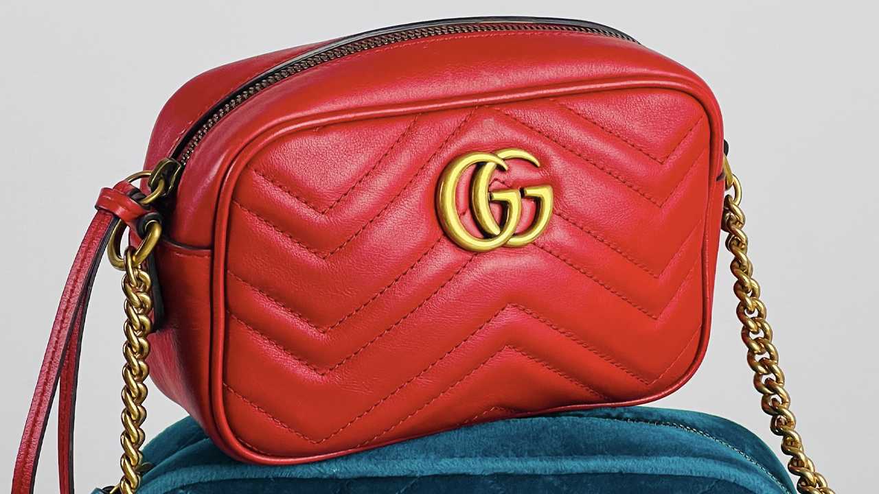 Bolsa Gucci Marmont. Clique na imagem e confira modelos das top marcas de bolsas!
