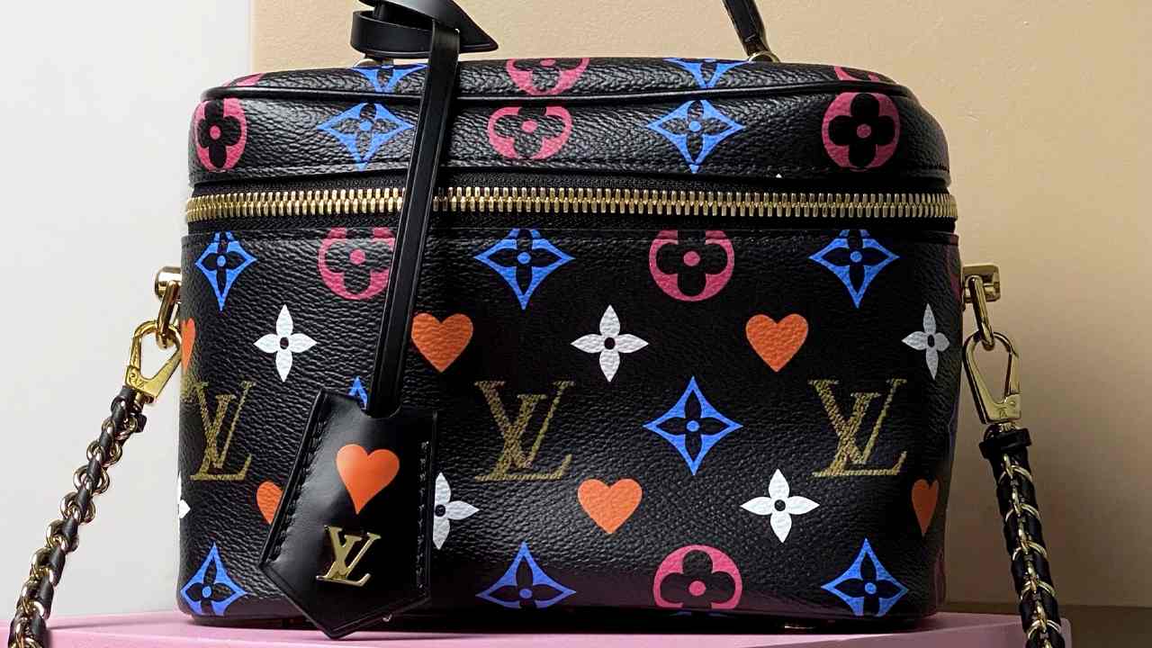 Bolsa Louis Vuitton Vanity. Clique na imagem e confira modelos das top marcas de bolsas!