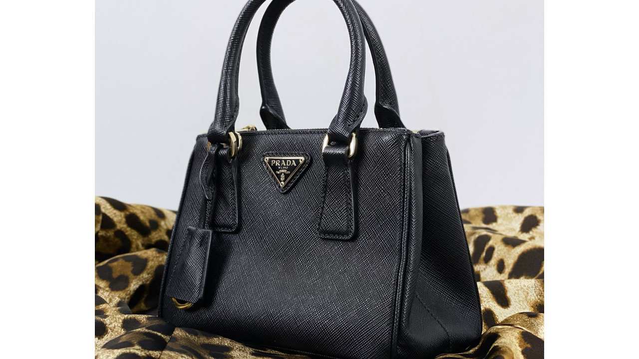 Bolsa Prada Galleria. Clique na imagem e confira mais modelos de bolsa Prada!