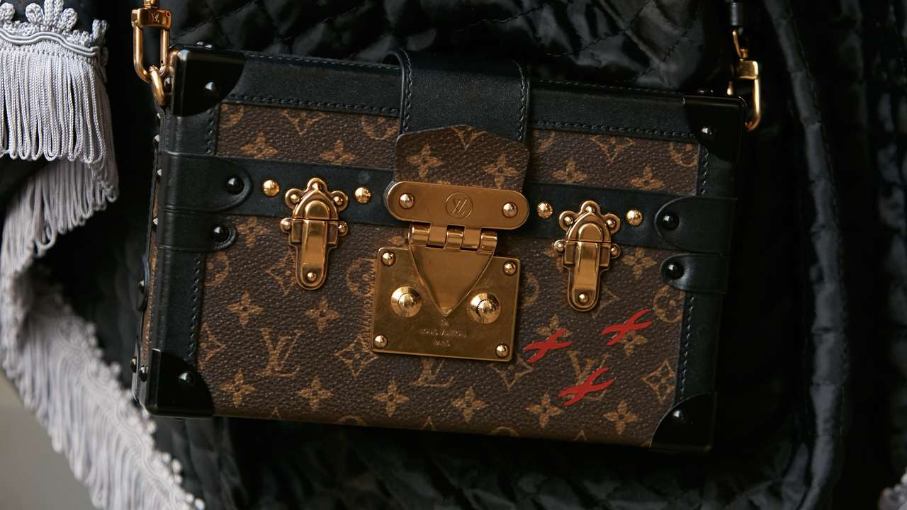 capa do post sobre a nova parceria da louis vuitton com yayoi kusama